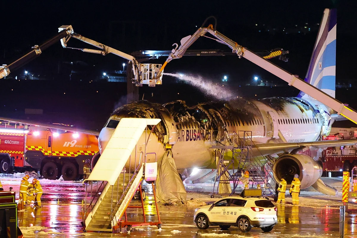 Na międzynarodowym lotnisku w południowokoreańskim mieście Pusan stanął w ogniu samolot pasażerski. Trzy osoby odniosły obrażenia w czasie ewakuacji, ale wszystkich, w tym załogę, udało się bezpiecznie wyprowadzić.