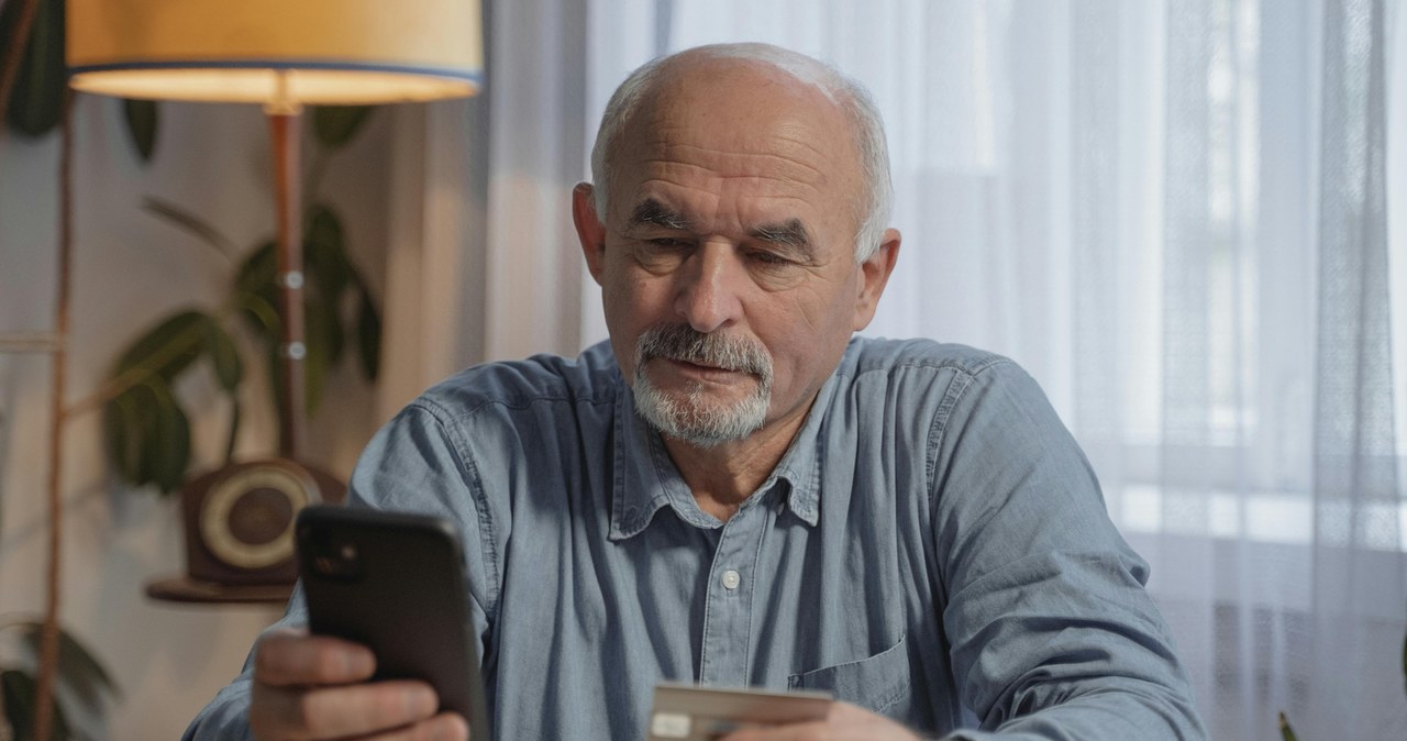 Symulacja emerytury ZUS na telefonie. Trafi do aplikacji mObywatel