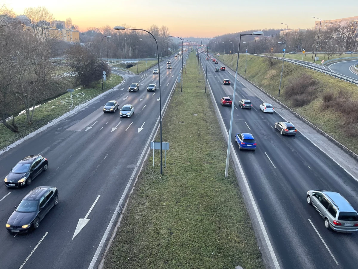 ​Niemal 300 mandatów w jeden dzień wystawiła drogówka, która na ulicach Lublina prowadziła zmasowane kontrole prędkości. Zdecydowaną większość wykroczeń stwierdzono w rejonie przejść dla pieszych.