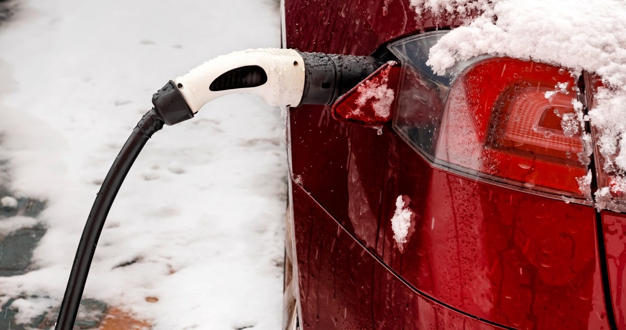 Ładowali samochody elektryczne w mróz. Nikt nie spodziewał się takich wyników