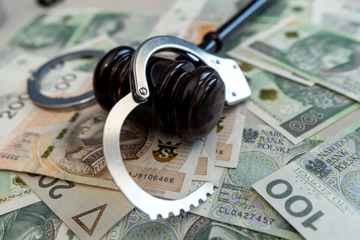 Prokuratura Krajowa poinformowała o postawieniu zarzutów trzem osobom zatrzymanym wczoraj w związku z aferą w Rządowej Agencji Rezerw Strategicznych. Jest wśród nich Anna W., która za czasów Mateusza Morawieckiego była dyrektorką biura Prezesa Rady Ministrów.