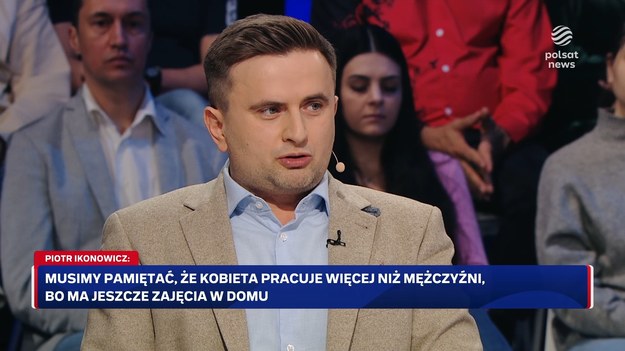 Goście Doroty Gawryluk w programie "Lepsza Polska" dyskutowali na temat systemu emerytalnego. Niedawno wyciekł utajniony raport ZUS, z którego wynika, że wielu samozatrudnionym państwo będzie musiało dopłacać do świadczeń. Milionom Polaków grozi więc "emerytalne ubóstwo", a w szczególności zagrożone są kobiety. - Mamy nieucywilizowany rynek pracy. Umowy śmieciowe są nieozusowane, a to byłyby ogromne pieniądze do systemu. A gdyby 2,5 mln fikcyjnych firm zamieniło się w pracowników to strumień finansowy popłynąłby do ZUS - powiedział polityk i działacz społeczny Piotr Ikonowicz. Jego zdaniem "jak ktoś nie jest w stanie płacić składek to niech idzie do pracy, a nie udaje biznesmena". Głos zabrał też ekspert ds. systemów emerytalnych Tomasz Lasocki. Według niego "jakiej grupy byśmy dziś nie wskazali to i tak za nasze emerytury będzie płaciło przyszłe pokolenie". Lasocki dodał, że im więcej będziemy przyznawać ulg, "tym ciężej będzie następnemu pokoleniu". - Pracę kobiet należy docenić. Pomijana jest ich praca, choćby ta w domu - przekazał. Ekspert zaznaczył, iż trzeba się uchronić przed widmem minimalnych emerytur, aby niemal wszystkim kobietom nie groziło najniższe świadczenie. Wówczas Ikonowicz odparł, że trzeba sprawić, by "minimalna wysokość emerytury była na poziomie, który nie jest groźbą".