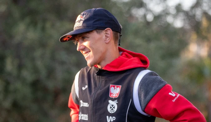 Gwiazda wyrzucona z kadry. Rozwścieczyli kibiców, nawołują do buntu