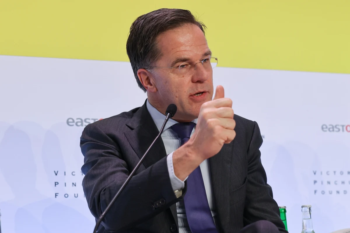 Apel sekretarza generalnego NATO. Mark Rutte wezwał Niemcy do znacznego podniesienia wydatków na obronność oraz zwiększenia produkcji broni. "Niemcy muszą wydawać więcej i produkować więcej" - powiedział Rutte w wywiadzie udzielonym gazecie "Bild am Sonntag".