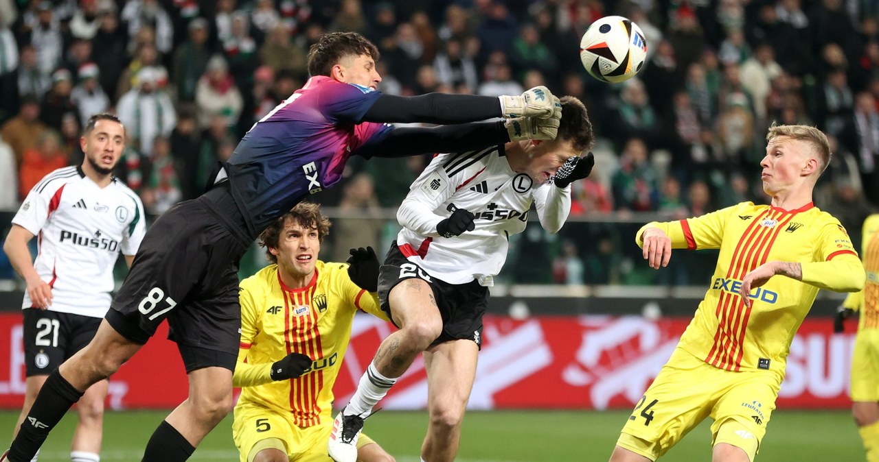 Legia trafiona już na rozbiegu. Cios za cios, czerwona kartka i zmarnowany karny
