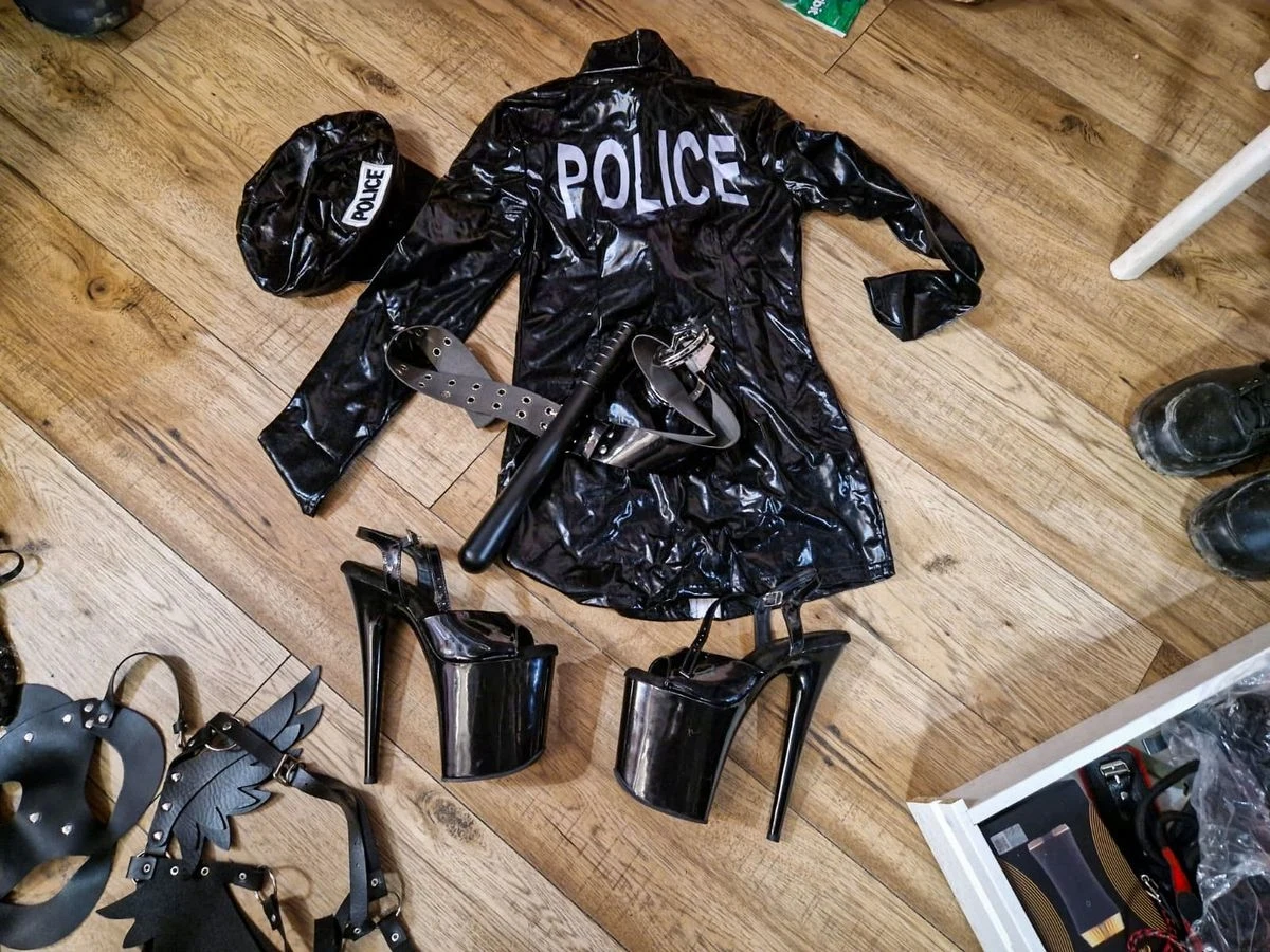 Policja rozbiła zorganizowaną grupę przestępczą z Trójmiasta. Na jej czele stała 40-letnia mieszkanka Wejherowa, która wraz z trzema wspólnikami zarabiała na cudzym nierządzie. Grupa działała głównie na terenie Gdańska, Rumi i Gdyni. 