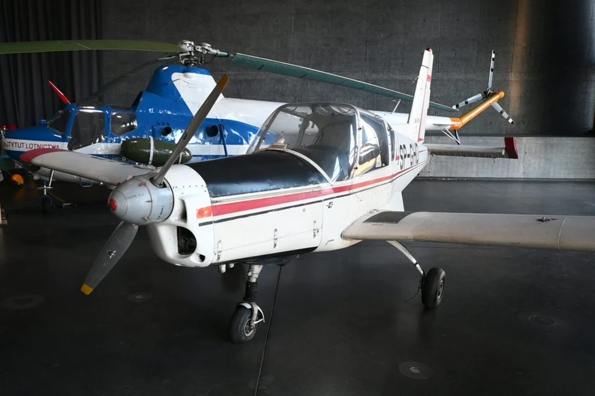 Muzeum Lotnictwa Polskiego wzbogaciło się o nowy eksponat – czeski samolot szkoleniowo-akrobacyjny Zlin Z-42M z 1977 roku. Maszynę można już oglądać w sali wystawienniczej gmachu głównego krakowskiej placówki.