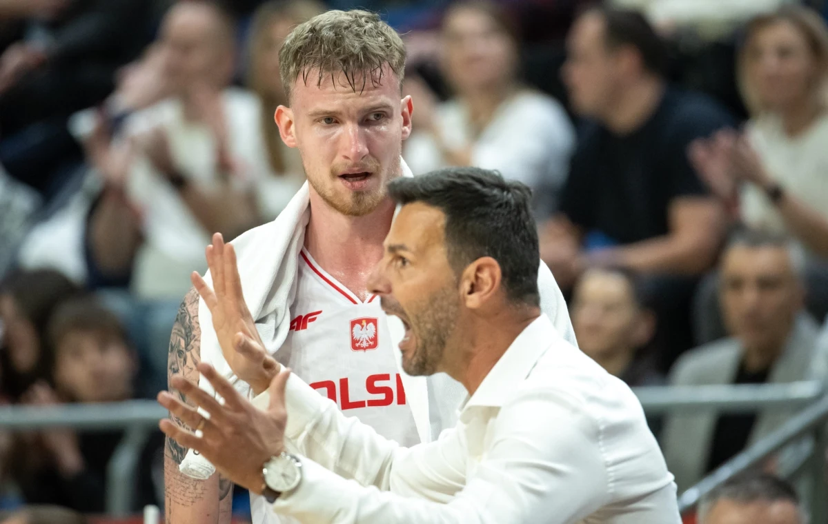 Trener reprezentacji Polski Igor Milicić wybrał skład kadry na lutowe mecze kwalifikacyjne do EuroBasketu 2025. Biało-Czerwoni - w ostatnich meczach eliminacji - w piątek 21 lutego o godz. 18 w Hali Spodek w Katowicach podejmą Litwę, a trzy dni później (24 lutego) zagrają na wyjeździe z Macedonią Północną. Na liście powołanych jest 15 zawodników.
