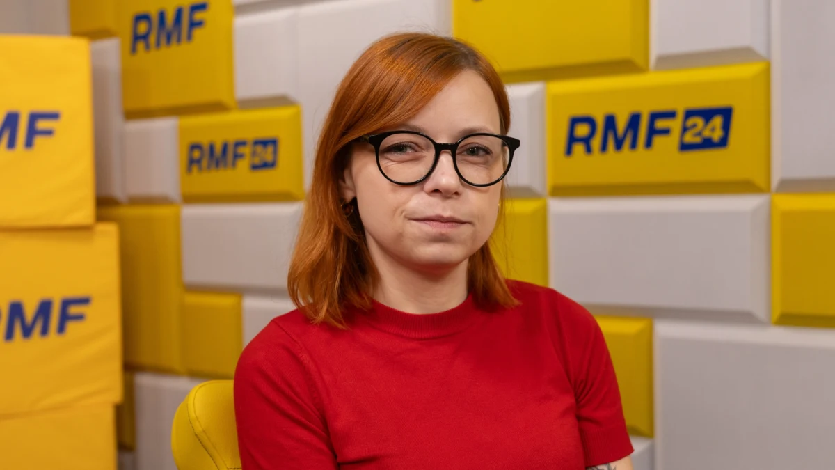 ​"Liczyłam na to, że ministrem edukacji zostanie ktoś, kto bardziej zna się na edukacji. Barbara Nowacka taką osobą nie jest" - mówiła Judyta Rudnicka, nauczycielka z Warszawy w Popołudniowej rozmowie w RMF FM. "Nie wiem, jaką wizję szkoły ma minister Nowacka. Edukacja zdrowotna to jedna z największych porażek obecnej minister edukacji" - dodała Rudnicka, która była gościem Grzegorza Sroczyńskiego. Mówiła też, że wśród nauczycieli powszechna jest praca na kilku etatach. 