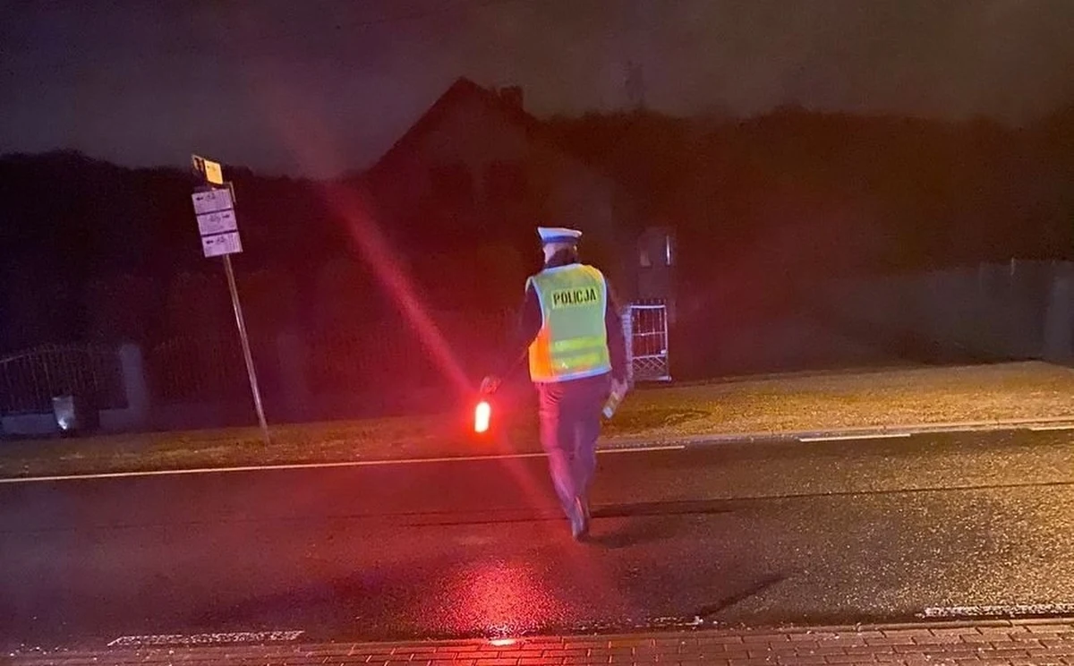 W ramach akcji "Trzeźwość" policjanci z raciborskiej (woj. śląskie) drogówki wpadli na nietypową parę - 44-letnią kobietę prowadzącą samochód pod wpływem alkoholu oraz jej 48-letniego męża, który przyjechał ją odebrać. Okazało się, że on również jest nietrzeźwy. Małżonkowie stracili prawa jazdy. Za swoje nieodpowiedzialne zachowanie odpowiedzą przed sądem.
