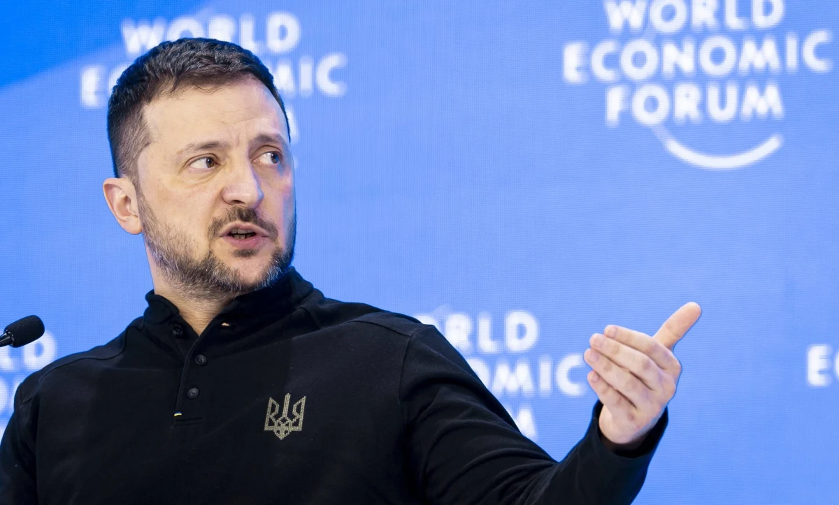 Prezydent Ukrainy Wołodymyr Zełenski powiedział, że jednym z punktów Planu Zwycięstwa w wojnie z Rosją są inwestycje partnerów w wykorzystanie surowców mineralnych w jego kraju. Zapewnił, że Ukraina jest otwarta na współpracę w tym zakresie i dodał, że są już terminy roboczej wizyty delegacji USA. W poniedziałek Donald Trump zasugerował, że domaga się od Ukrainy zabezpieczenia dostępu Ameryki do metali ziem rzadkich w zamian za dalszą pomoc wojskową.