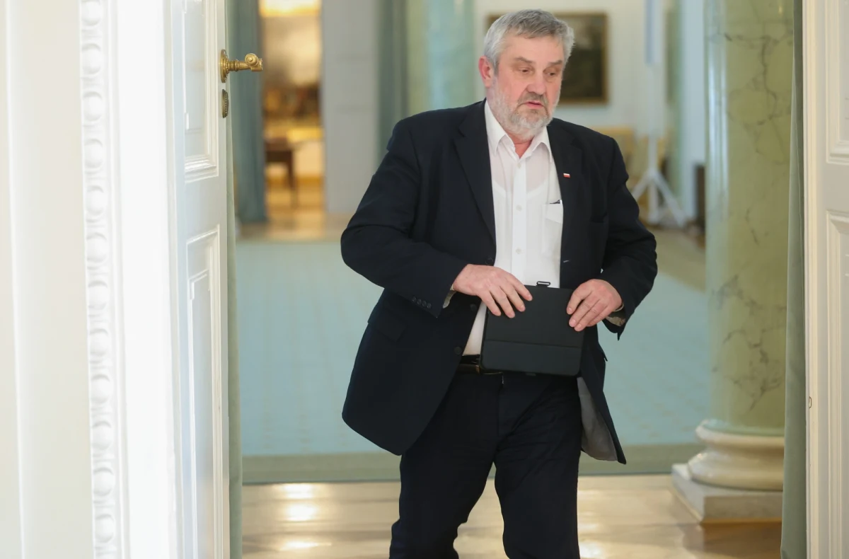 Sejmowa komisja regulaminowa zarekomendowała Sejmowi uchylenie immunitetu posłowi, byłemu ministrowi rolnictwa Janowi Krzysztofowi Ardanowskiemu (Republikanie). Według prokuratury Ardanowski w ramach nadzoru nad Krajowym Ośrodkiem Wsparcia Rolnictwa (KOWR) nie dopełnił obowiązków.