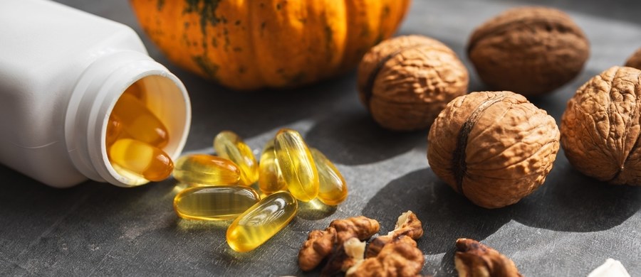 Kwasy omega-3 spowalniają tempo starzenia. O korzyściach z ich suplementowania informuje pismo „Nature Aging”. Z kolei naukowcy z Zurychu postanowili przeprowadzić dokładniejsze badania.