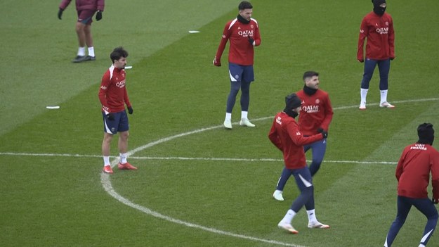 Trening piłkarzy PSG przed spotkaniem ligowym z Monaco.