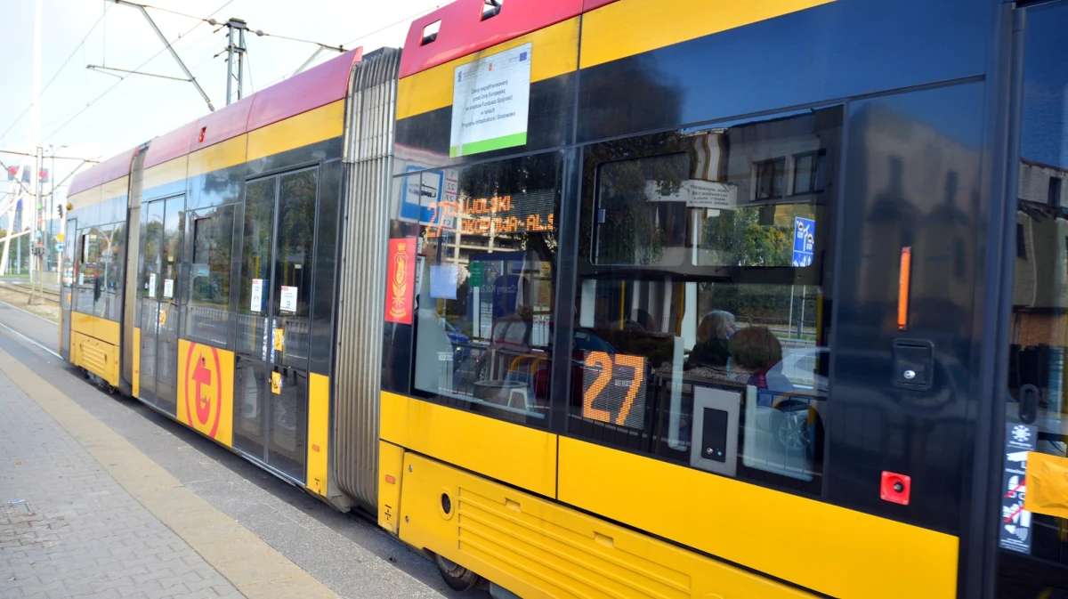 Zderzenie dwóch tramwajów na warszawskim Wilanowie. Sześć osób, w tym dwoje dzieci, zostało zabranych do szpitala. Były utrudnienia w kursowaniu tramwajów.