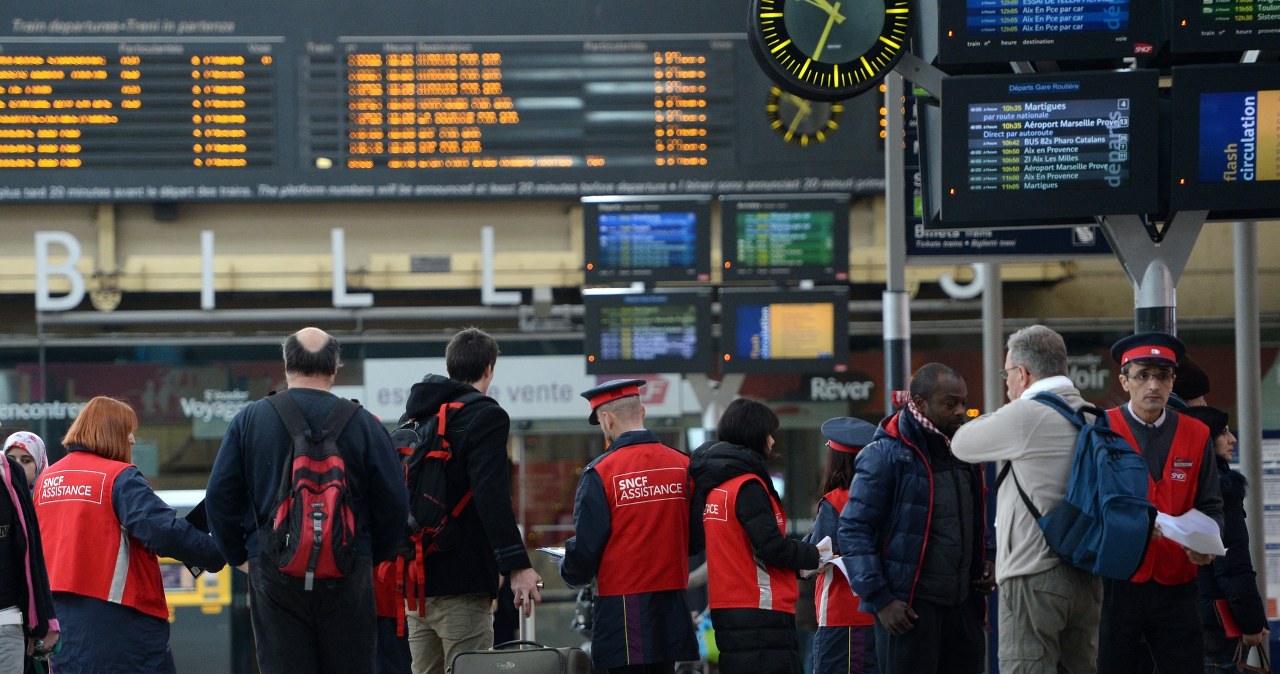 Znana linia lotnicza zmienia zasady. Pasażerowie z nadwagą zapłacą więcej