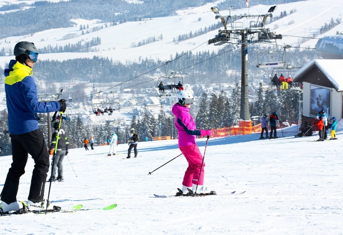 "Niestety, te ferie zimowe będą bezśnieżne" - zapowiedziała przyszłotygodniową pogodę synoptyk Anna Gryczman z IMGW. Ostatni tydzień ferii zimowych będzie raczej sprzyjał spacerom niż lepieniu bałwanów. Należy się jednak spodziewać mroźnych nocy.