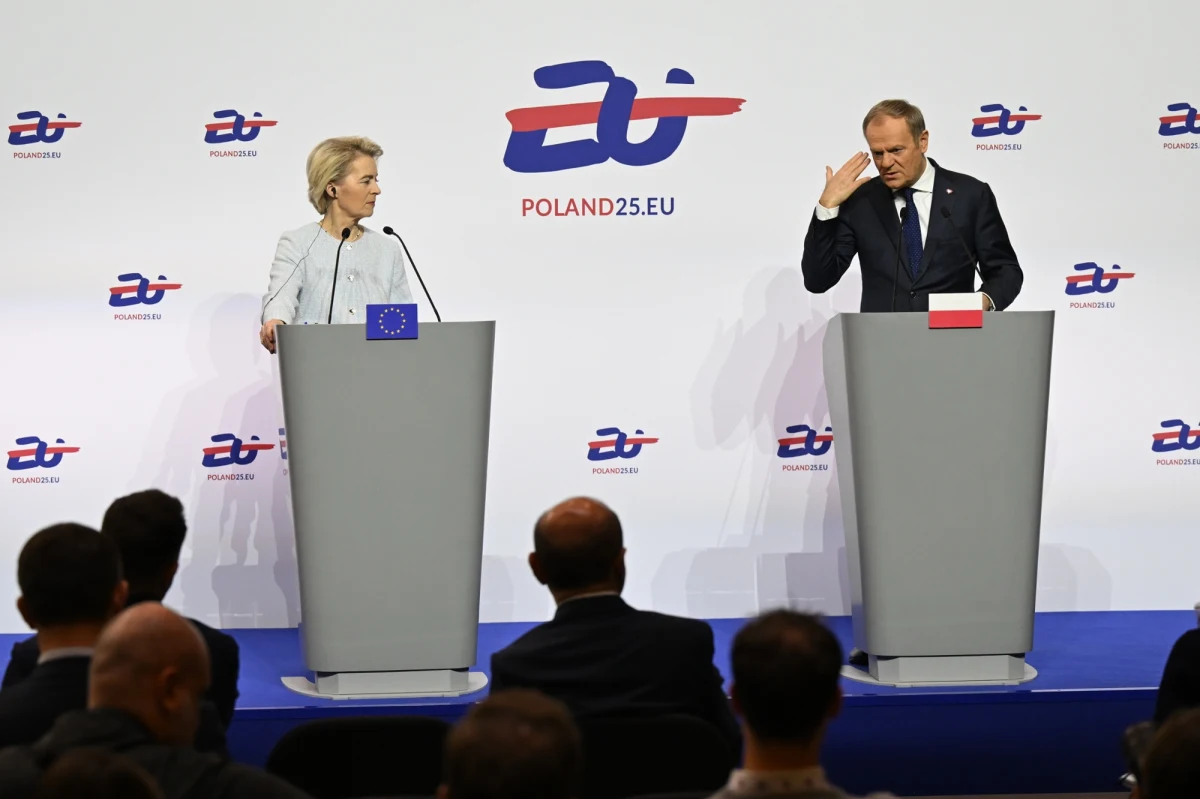 "Moja argumentacja znalazła słuch i zrozumienie: Polska nie będzie implementowała paktu migracyjnego w sposób, który by spowodował dodatkowe kwoty imigrantów w Polsce" - powiedział w piątek w Gdańsku premier Donald Tusk. Podkreślił, że Polska przyjęła 2 mln uchodźców z Ukrainy. "Zwróciłem się do MSWiA i MS, aby przedstawili szybki plan natychmiastowej reakcji na przestępczość zorganizowaną w wykonaniu obcokrajowców. Każdy, kto gości w Polsce i w sposób brutalny narusza prawo, będzie deportowany z Polski" - mówił Tusk po spotkaniu z przewodniczącą KE Ursulą von der Leyen. 