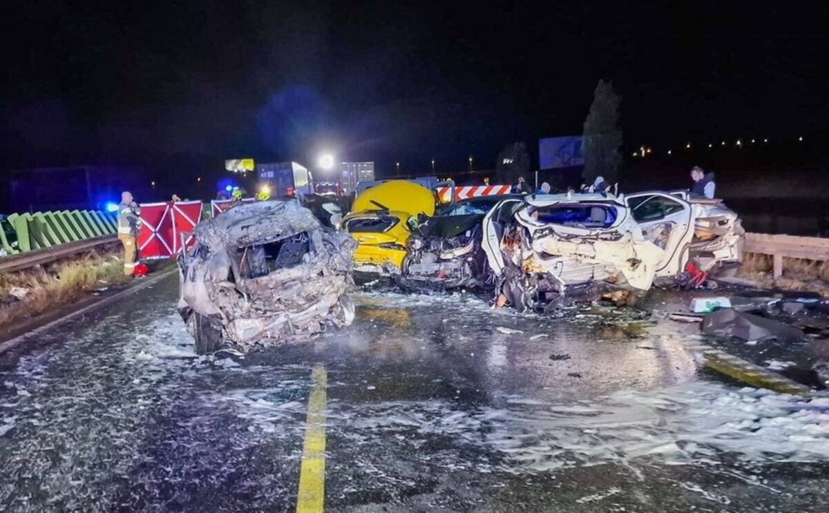 Nie żyje 40-letni ojciec dwójki dzieci, ofiar tragicznego karambolu na S7 w Borkowie koło Gdańska w Pomorskiem, do którego doszło w październiku 2024 roku. Informację o odejściu mężczyzny przekazała Fundacja Siepomaga. W zeszłorocznym karambolu łącznie zginęły 4 osoby, a 15 zostało rannych. Wśród zabitych była 9-letnia Eliza i 12-letni Tomek, dzieci 40-latka. Rodzina wracała z meczu Lechii Gdańsk z Legią Warszawa.