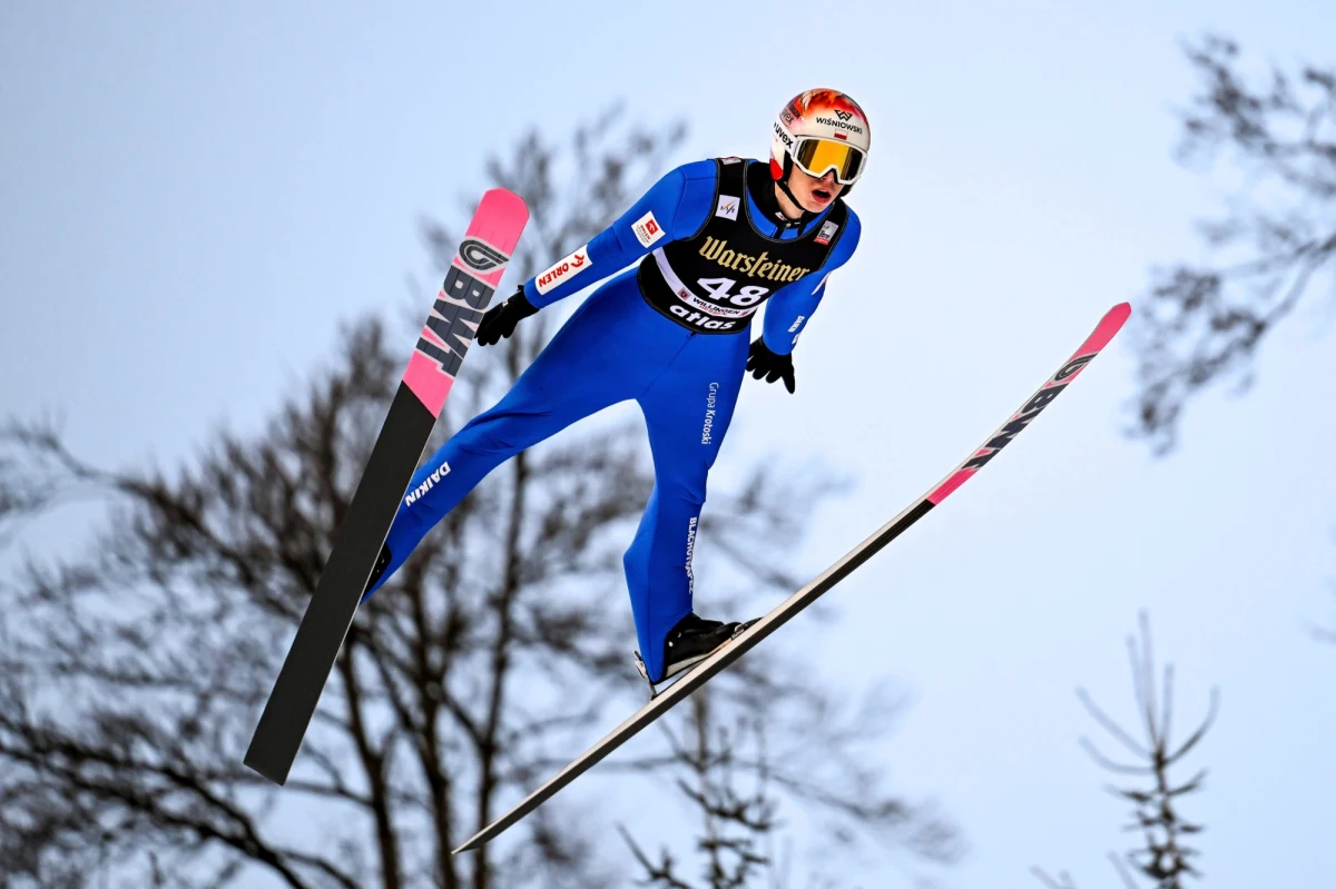 Paweł Wąsek był najwyżej sklasyfikowanym Polakiem w konkursie Pucharu Świata w amerykańskim Lake Placid. Lider naszej kadry zajął 11. miejsce. Zwyciężył Norweg Johann Andre Forfang.