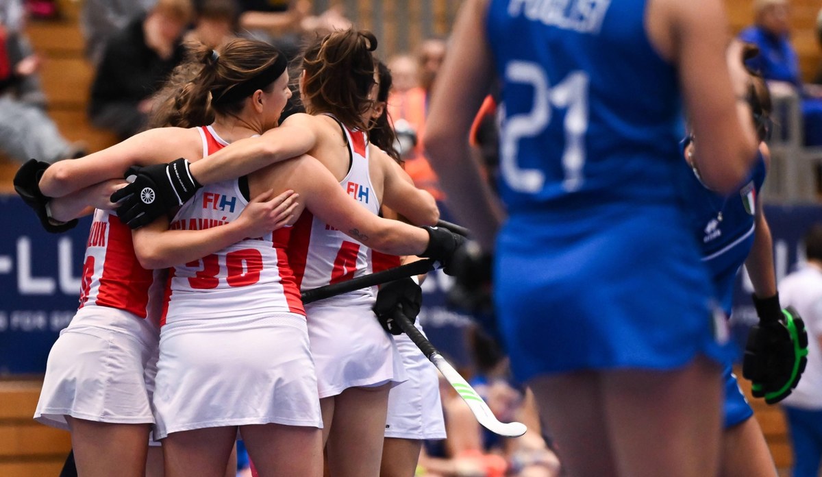 Polskie hokeistki na trawie w finale halowych mistrzostw świata w chorwackim Porecu! Biało-Czerwone pokonały w sobotę Czechy 3:1 (2:0).