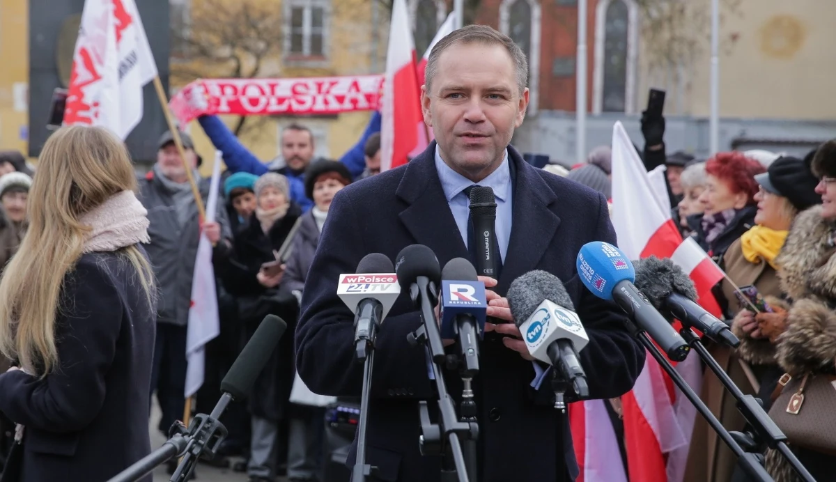 "Ta kontrola przyjmuje znamiona ataku na obywatelskiego kandydata" - stwierdził walczący o prezydenturę Karol Nawrocki, odnosząc się do działań Najwyższej Izby Kontroli prowadzonych w kierowanym przez niego Instytucie Pamięci Narodowej. "Oczywiście my się niczego nie obawiamy w tym kontekście" - zapewnił. 