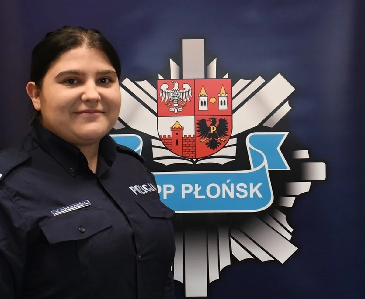 20-latka trafiła do szpitala po wypadku w Czosnowie na Mazowszu. Kobietę z palącego się samochodu uratowała policjantka, która akurat przejeżdżała w pobliżu w czasie wolnym od służby.