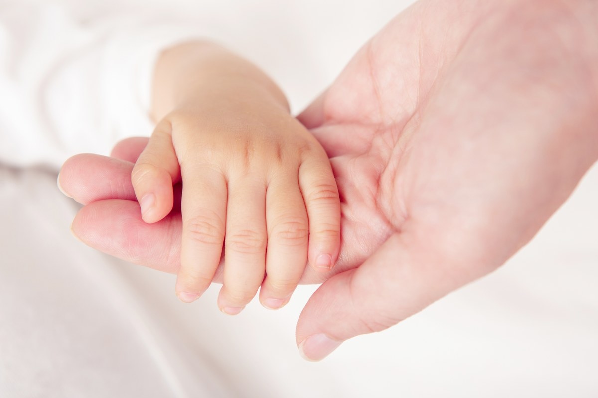 33-latka z Warmińsko-Mazurskiego w nocy z soboty na niedzielę zostawiła trzylatkę bez opieki i wybrała się na imprezę. Płacz dziewczynki w środku nocy usłyszała sąsiadka. Strażacy musieli siłą otworzyć drzwi.