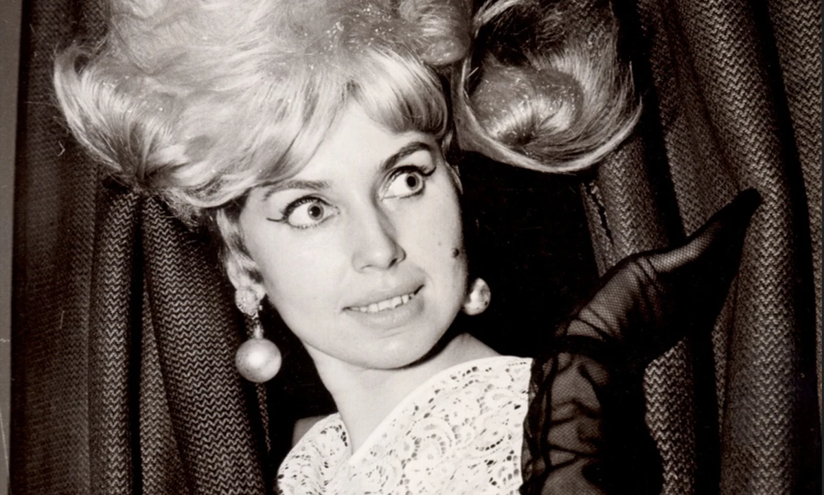 Zdjęcia finezyjnych fryzur i pamiątki po reformatorze współczesnego fryzjerstwa Antonim Cierplikowskim, szklane negatywy odnalezione w niewielkim Goleniowie czy architektura zdrojowa na pocztówkach z Solca-Zdroju – m.in. takie zbiory zostały zabezpieczone w pierwszej edycji projektu "Na trwałe", jaki zrealizowało Centrum Archiwistyki Społecznej. Centrum prowadzi już nabór do drugiej edycji.