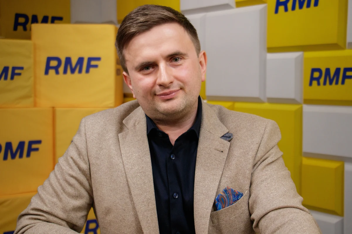 "Po owocach go poznacie. Albo się okaże, że to osadzona w konkretnych działaniach strategia i jest wykonywana, albo się okaże, że to było 'wystąpienie z okazji'. Chciałbym wierzyć, że to strategia, na razie jednak pozostaje wiara" - skomentował dzisiejsze wystąpienie premiera Donalda Tuska ekspert Federacji Przedsiębiorców Polskich dr Tomasz Lasocki w Popołudniowej rozmowie w RMF FM. 