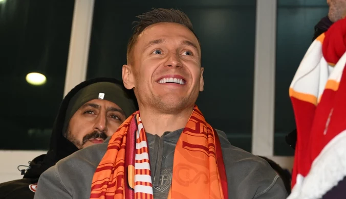 Frankowski już w Stambule, klub wydał komunikat. Tyle zarobi reprezentant Polski