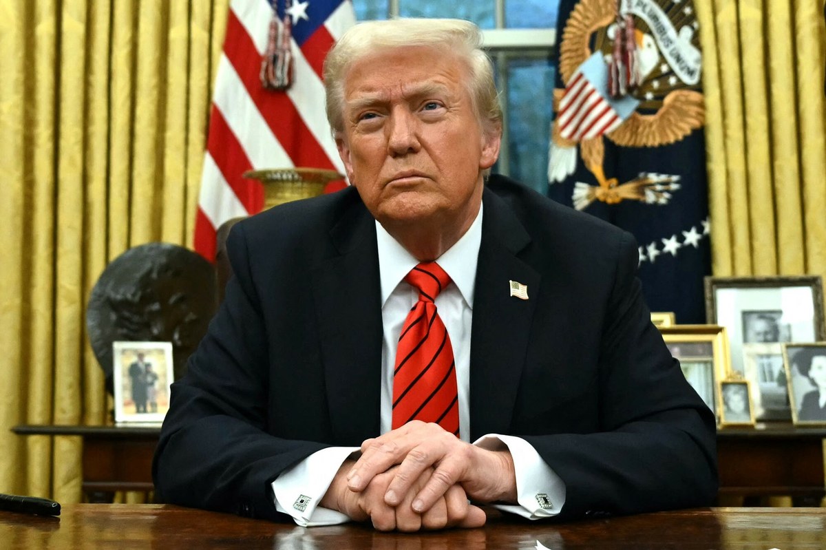 Jeżeli do soboty Hamas nie wypuści wszystkich zakładników, "Izrael powinien zerwać zawieszenie broni i rozpęta się piekło" - powiedział w poniedziałek Donald Trump. Prezydent USA zagroził też Egiptowi i Jordanii wstrzymaniem pomocy, jeśli te nie zgodzą się na jego pomysł przesiedlenia do nich Palestyńczyków.