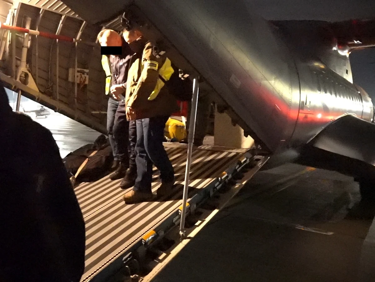 50-latek poszukiwany za zabójstwo, które popełnił w 1995 roku, trafił w ręce polskiej policji. W ostatnich dniach doszło do ekstradycji dzięki współpracy ze służbami w Wielkiej Brytanii.