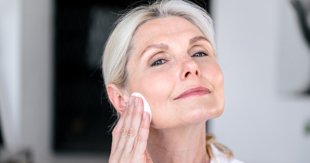 Jak dbać o skórę w okresie grzewczym? Trzy sposoby na głębokie nawilżenie