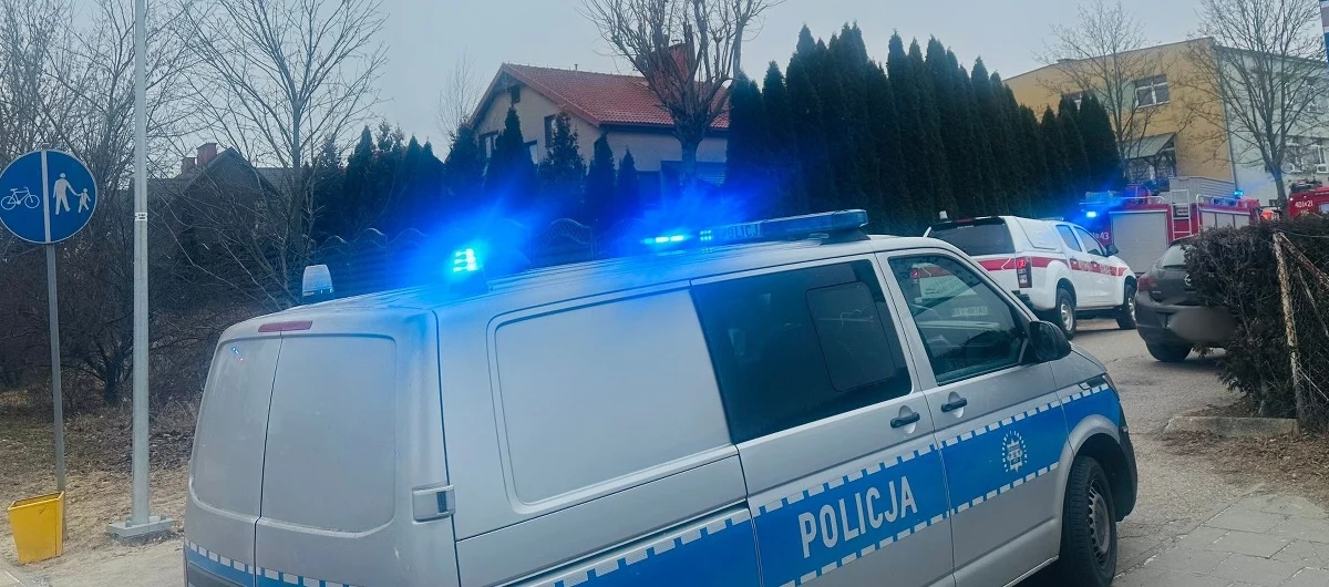 Cztery nastolatki trafiły do szpitala po potrąceniu przy jednej ze szkół w Augustowie. Wypadek spowodował 18-latek. 