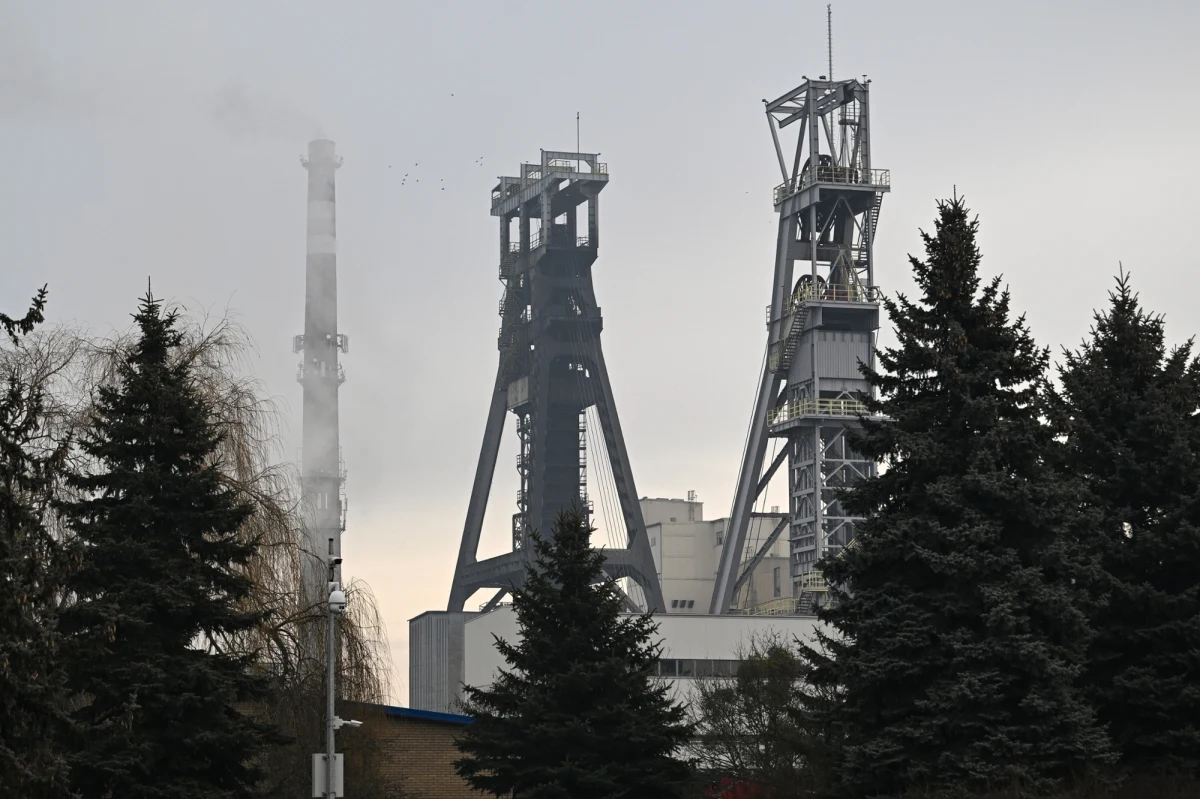 Jesteśmy zadowoleni, że rozmowy się zaczęły - mówią górnicy z lubelskiej kopalni Bogdanka po pierwszej turze rozmów o losach zakładu. We wtorek spotkali się z przedstawicielami rządu i koncernu Enea mającego większość akcji kopalni.