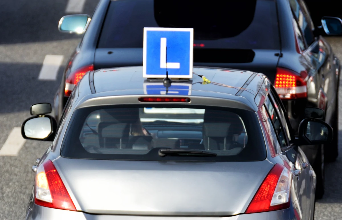 Szansa na zdobycie prawa jazdy przez 18-latkę z powiatu wyszkowskiego (Mazowieckie) znacznie się oddaliła. Młoda kursantka "wpadła", gdy prowadziła samochód nauki jazdy po spożyciu alkoholu.