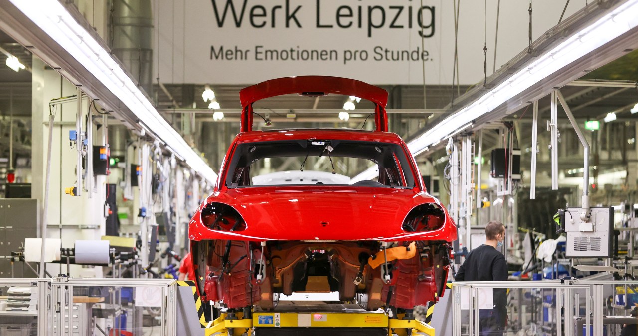 Porsche może zacząć zwalniać ludzi. 1 na 4 miejsca pracy są zagrożone