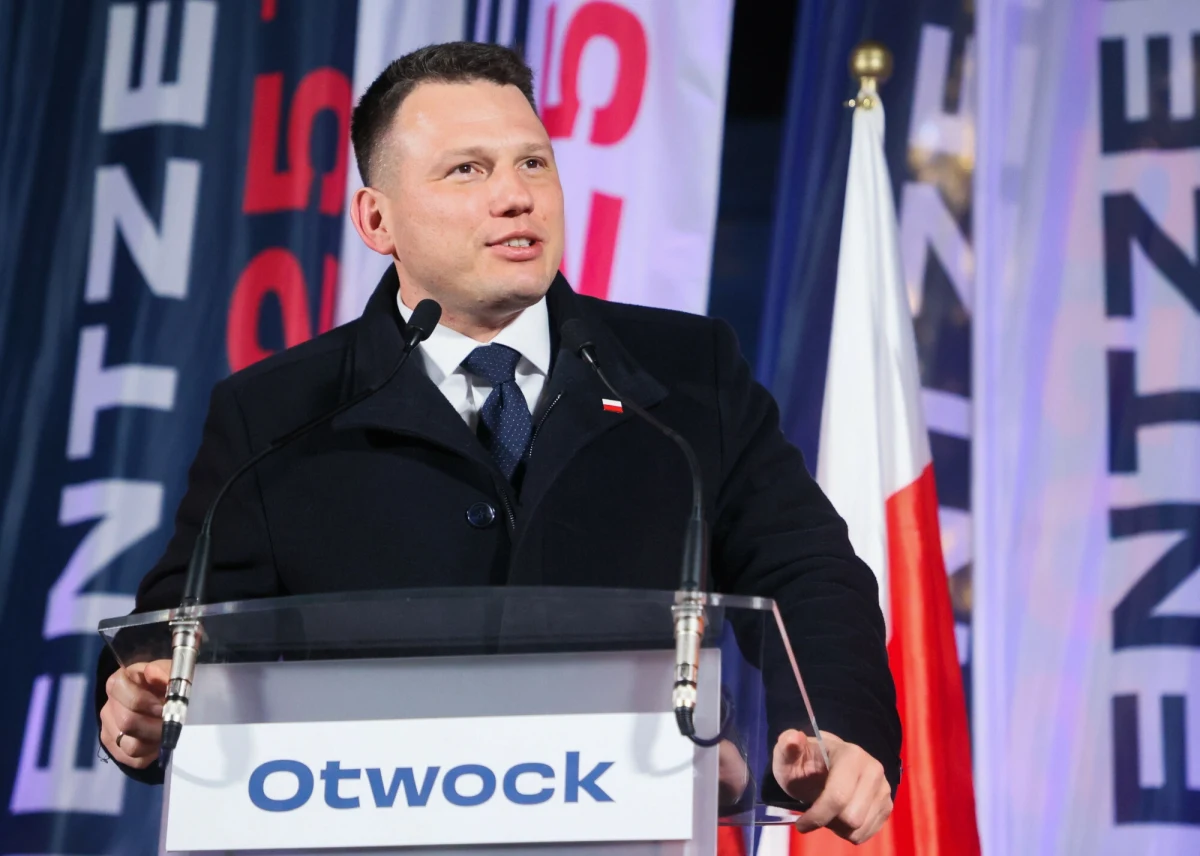 Kandydat Konfederacji na prezydenta Sławomir Mentzen przegrał proces w trybie wyborczym z posłem Polski 2050 Sławomirem Ćwikiem. "To skandal; składam w tej sprawie zażalenie" - poinformował Mentzen. Pozew polityka Konfederacji był pierwszym złożonym w trybie wyborczym podczas obecnej kampanii prezydenckiej.