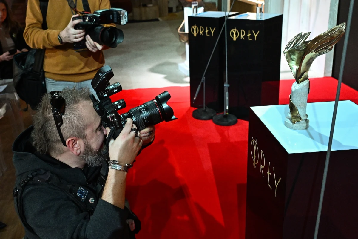 "Dziewczyna z igłą" Magnusa von Horna, "Biała odwaga" Marcina Koszałki, "Kulej. Dwie strony medalu" Xawerego Żuławskiego, "Strefa interesów" Jonathana Glazera i "To nie mój film" Marii Zbąskiej - to nominowani do Polskiej Nagrody Filmowej Orły 2025 w kategorii najlepszy film. Nagrody zostaną wręczone 10 marca.