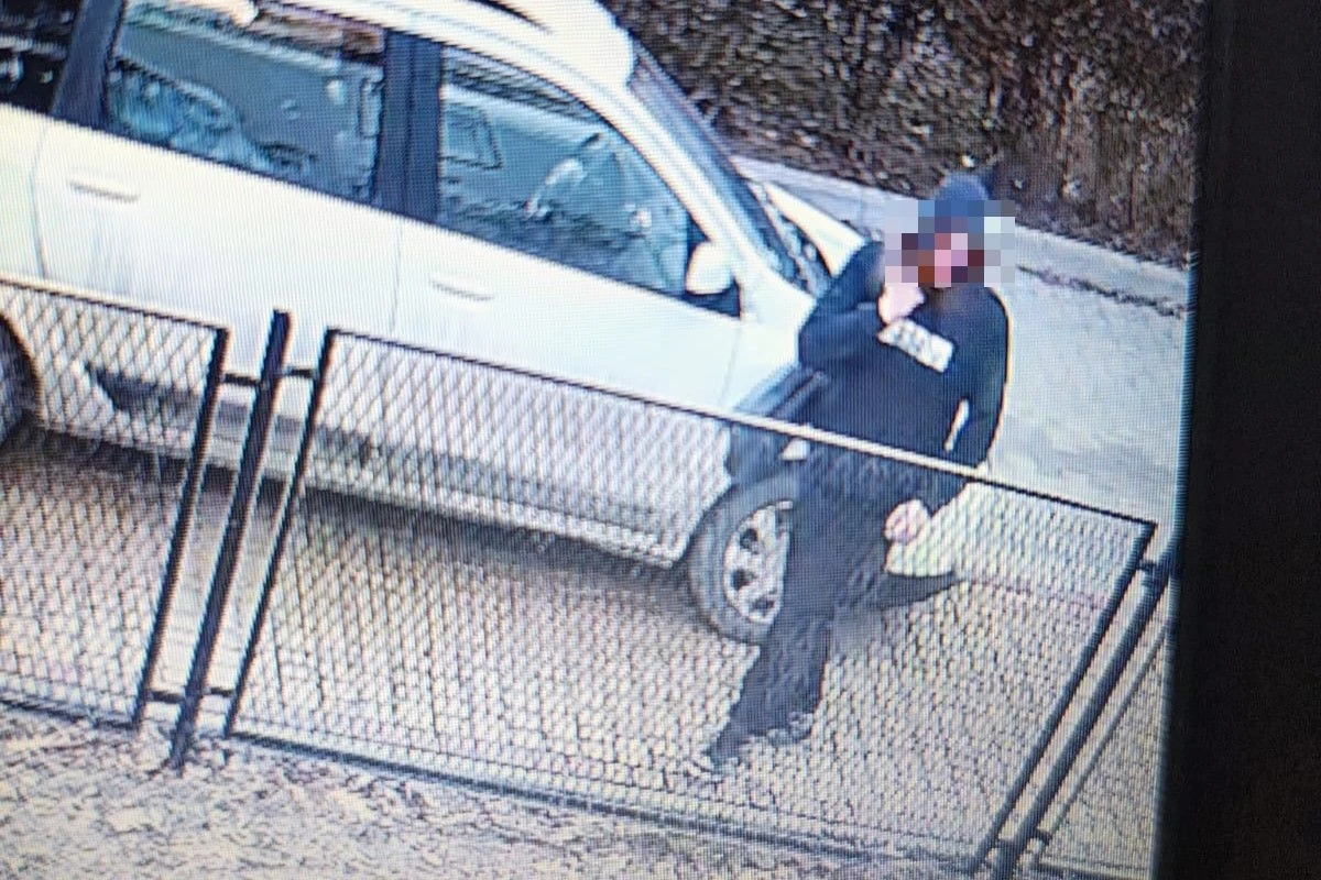 Policjanci zatrzymali mężczyznę, który dzisiaj rano w Rabce-Zdroju brutalnie zaatakował 14-latkę - poinformowała RMF FM Katarzyna Cisło z małopolskiej policji. 