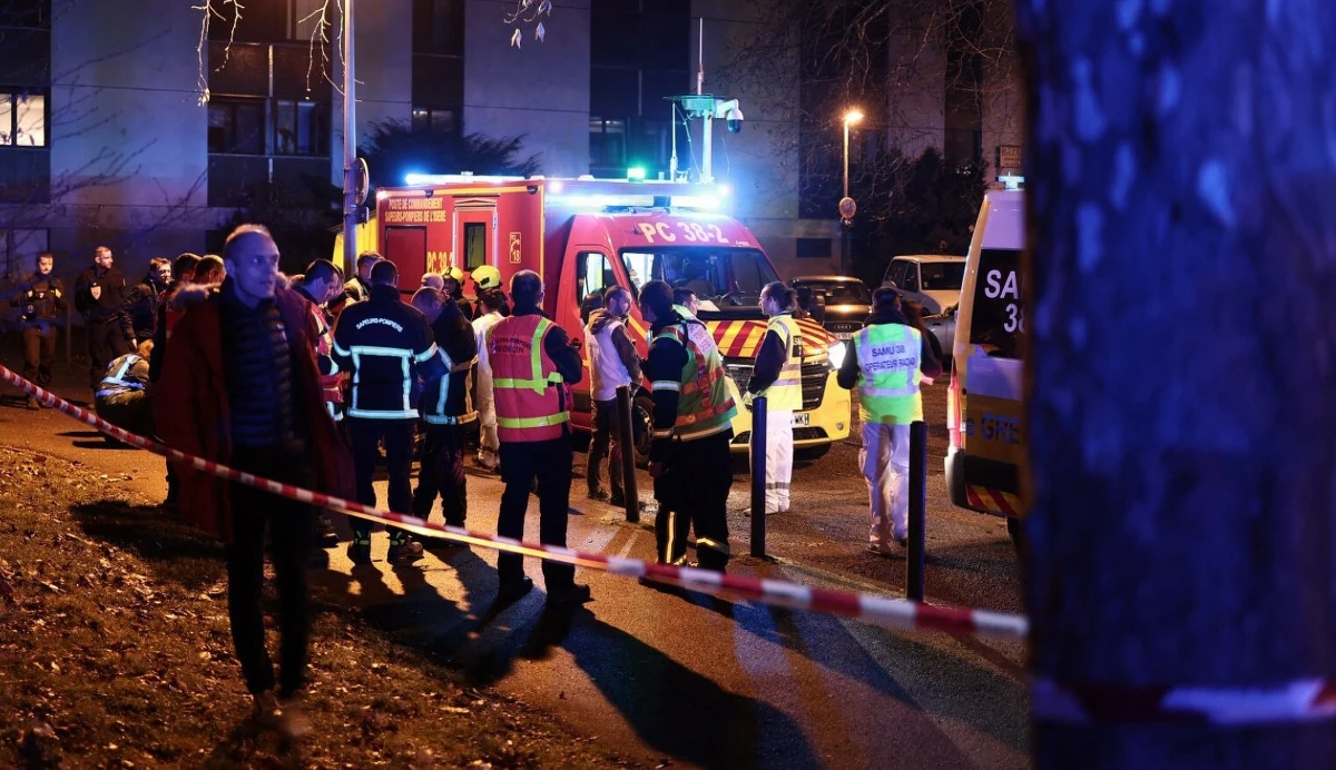 Nieznany sprawca wrzucił granat do pełnego klientów baru w Grenoble na południowym wschodzie Francji. Doszło do eksplozji. Rannych zostało 12 osób, w tym 2 ciężko.