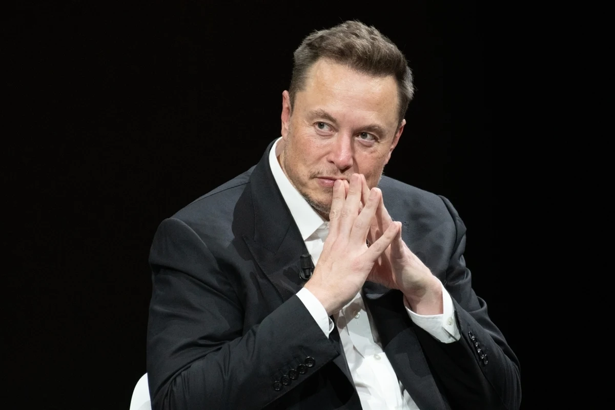 "Grok 3 w testach przewyższył wszystko, co zostało wydane, o czym wiemy" - tak o nowej wersji modelu sztucznej inteligencji powiedział Elon Musk, cytowany przez agencję Reutera. Słowa te padły podczas wideorozmowy podczas World Governments Summit 2025 w Dubaju.