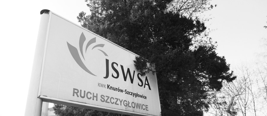 Zmarł piąty górnik leczony po zapaleniu metanu w Kopalni Węgla Kamiennego Knurów-Szczygłowice - poinformowała w czwartek Jastrzębska Spółka Węglowa. Miał 46 lat, a w kopalni pracował od 17 lat.