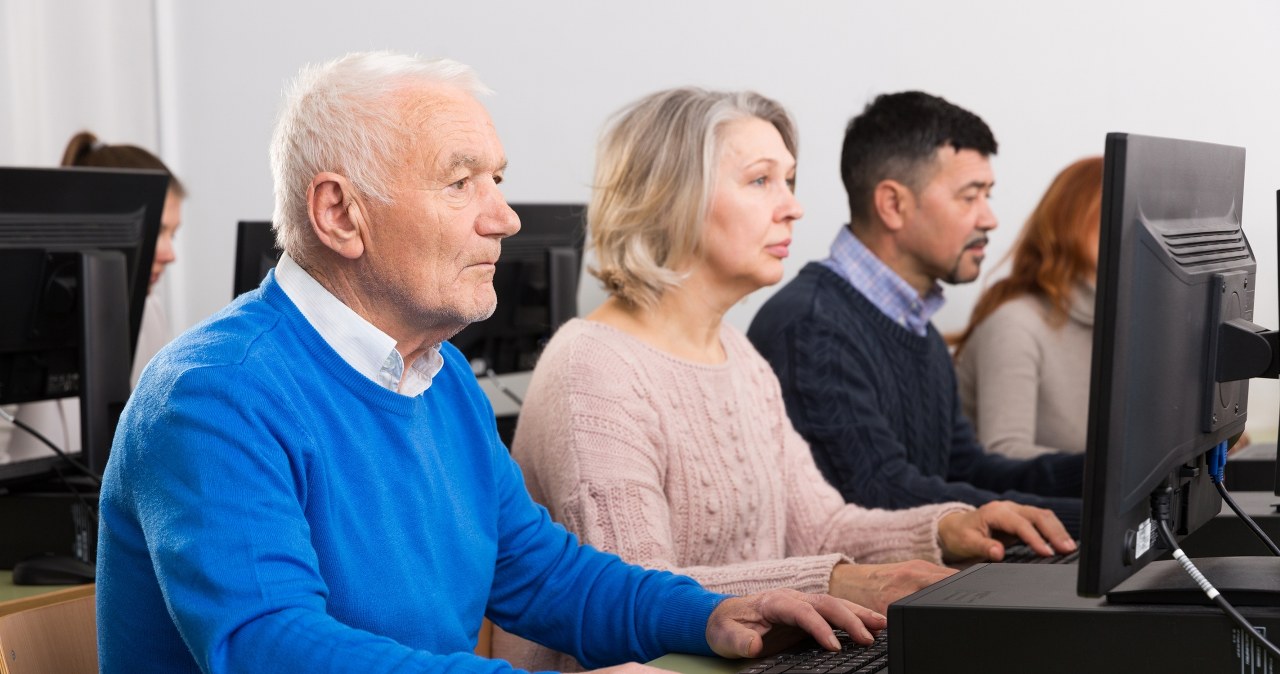 Seniorzy coraz bardziej chętni do pracy. Wzrost o ponad 50 proc.