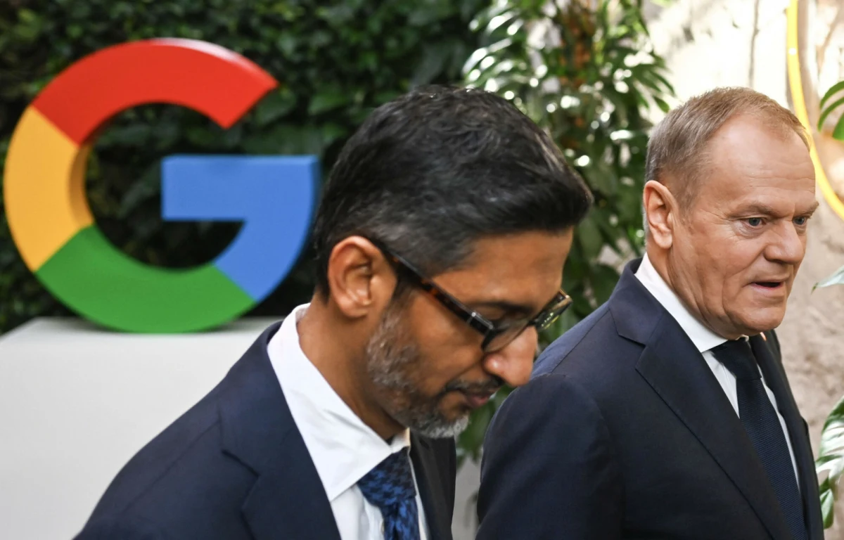 "Podpisujemy z Google memorandum ws. wykorzystania sztucznej inteligencji w energetyce, cyberbezpieczeństwie i innych dziedzinach" - ogłosił w czwartek Donald Tusk wraz z szefem Google. "Zakładamy, że w ten sposób przyczynimy się do wzrostu polskiego PKB o 8 proc." - powiedział Sundar Pichai, CEO Alphabet i Google. 
Spotkanie premiera z Sundarem Pichaiem było pokłosiem zapowiedzi szefa rządu o przeznaczeniu 650 miliardów złotych na inwestycje w ramach nowego planu gospodarczego na 2025 rok i nawiązaniu współpracy z technologicznymi gigantami. 