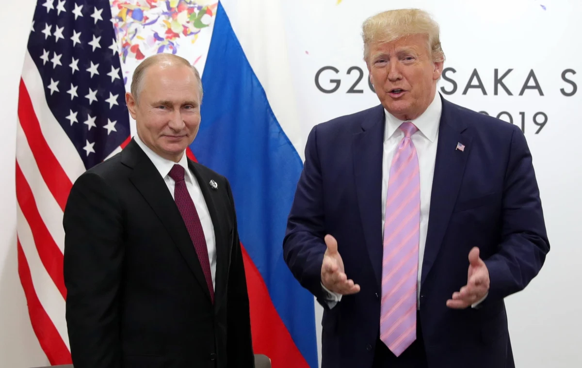 Donald Trump jeszcze przed rozpoczęciem negocjacji pozbawił Ukraińców karty przetargowej - tak CNN komentuje rozmowy prezydenta USA z przywódcą Rosji Władimirem Putinem. Jak przewiduje stacja, relacje USA z Europą nie będą już takie same.