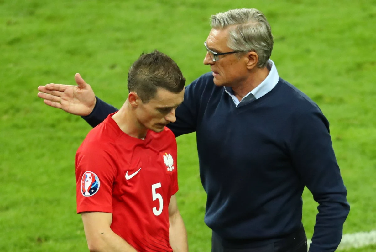 Ronaldinho i jego team już 21 czerwca na Stadionie Śląskim w Chorzowie! Ekipę gwiazd futbolu przetestuje w towarzyskim meczu drużyna pod wodzą Adama Nawałki. Były selekcjoner reprezentacji Polski wysłał już pierwsze powołania.