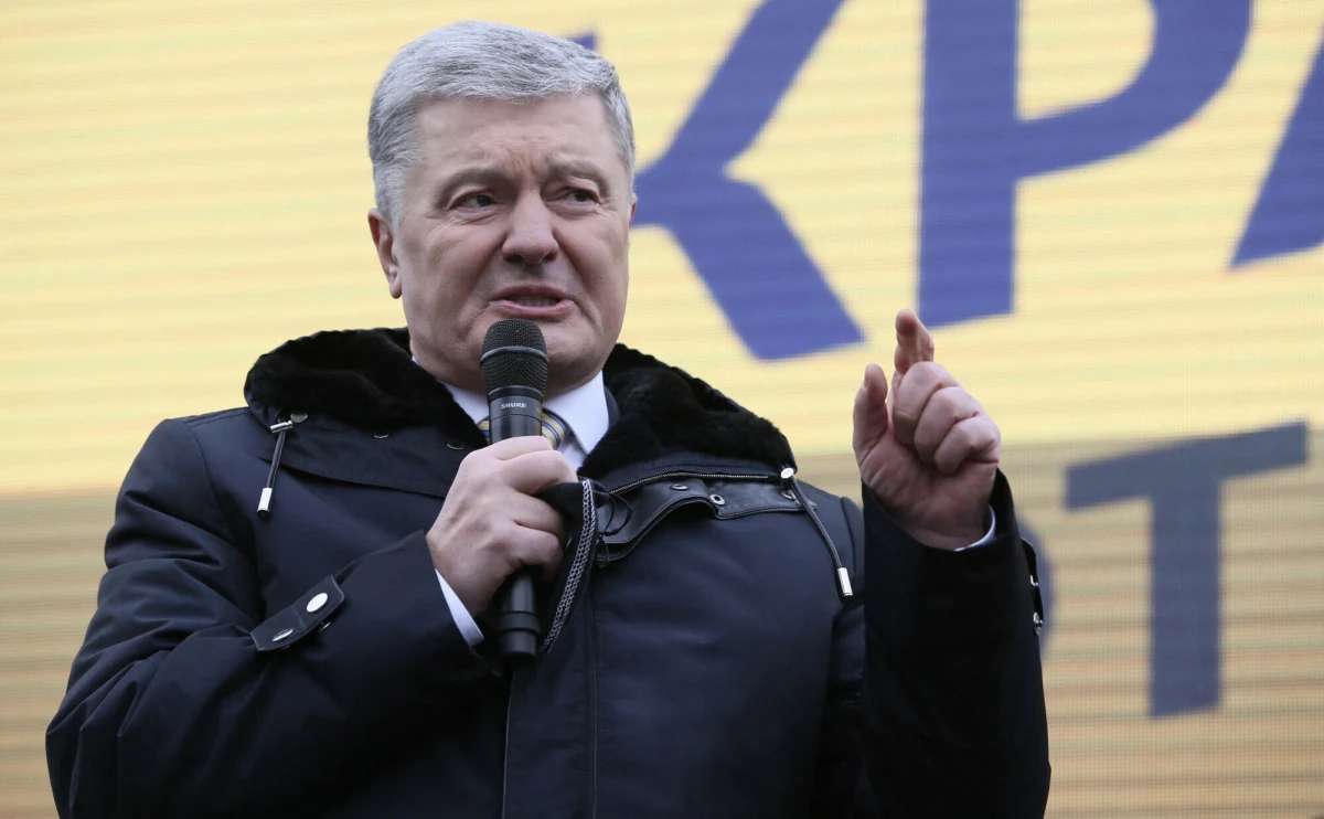 Ukraińskie władze nałożyły sankcje m.in. na byłego prezydenta tego kraju Petra Poroszenkę i prorosyjskiego oligarchę Wiktora Medwedczuka. Decyzję Rady Bezpieczeństwa Narodowego i Obrony zatwierdził prezydent Ukrainy Wołodymyr Zełenski.