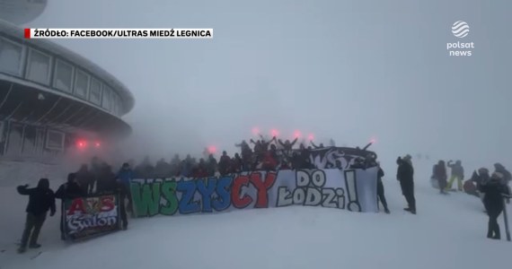 ''Wydarzenia'': Kibice odpalili race na Śnieżce. Władze parku narodowego poprosiły policję o pomoc